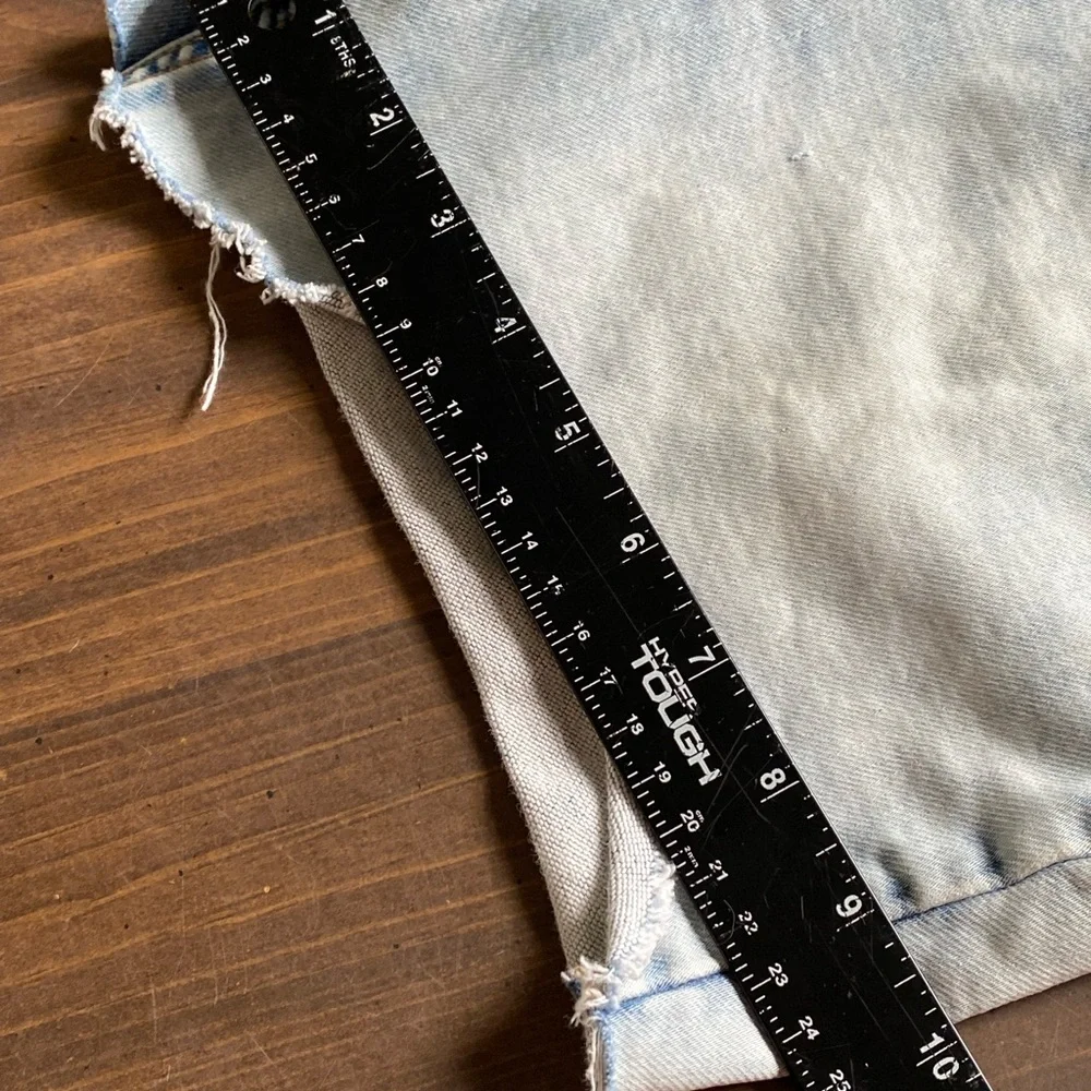 Old Navy Light Blue Jean Shorts for Men Size 32 Cut Offs Distressed Light‎ Wash